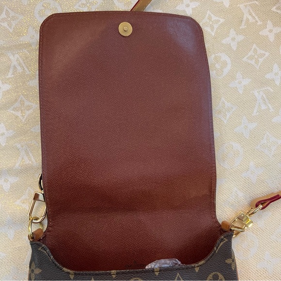 SOLD Louis Vuitton Crossbody Bag ❤️ - Picture 10 of 14